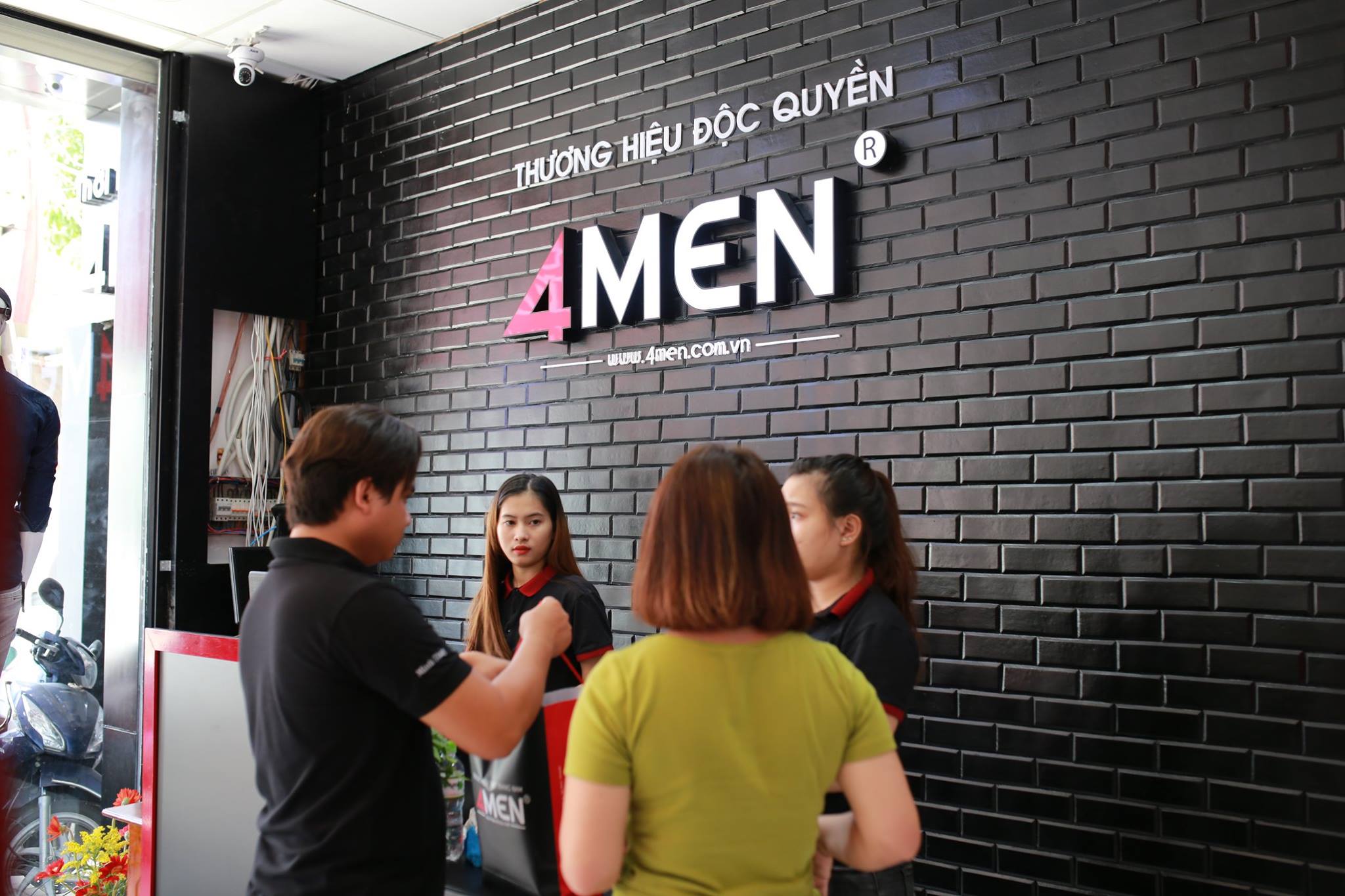 Top 10 shop thời trang nam đẹp và nổi tiếng nhất ở TPHCM -  4men shop