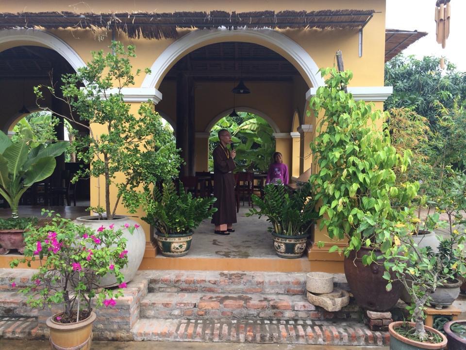 Top 10 quán chay Nha Trang ngon nhất hút khách ngày Rằm - Sen thiền quán Nha Trang