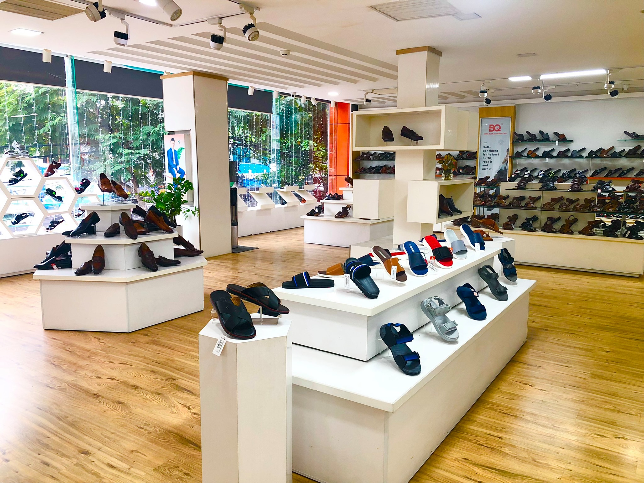 Top 8 cửa hàng giày nữ đẹp nhất ở Đà Nẵng -  BQ
