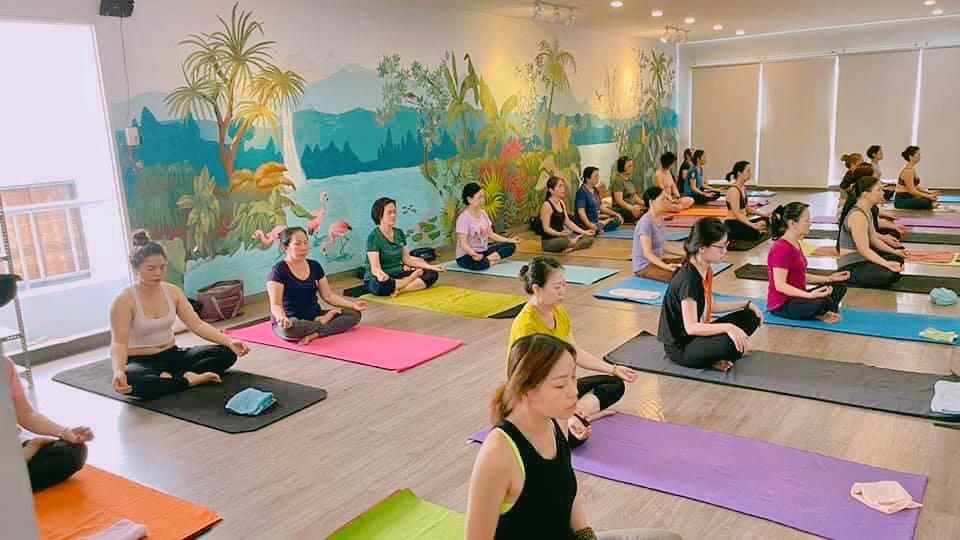 Top 8 trung tâm dạy Yoga tốt nhất tại thành phố Hồ Chí Minh -  Fitness Factory - The Stronghold