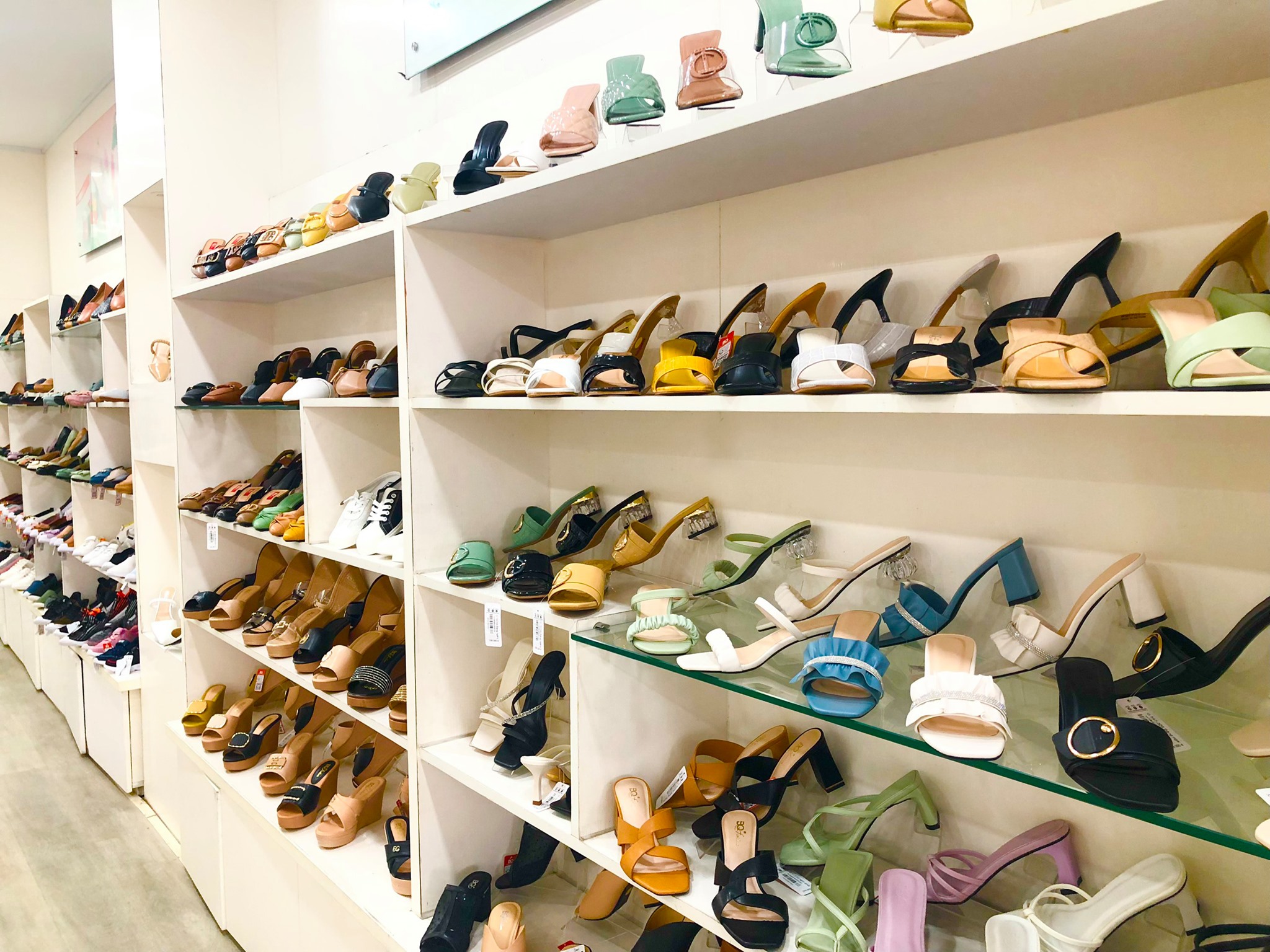 Top 8 cửa hàng giày nữ đẹp nhất ở Đà Nẵng -  BQ