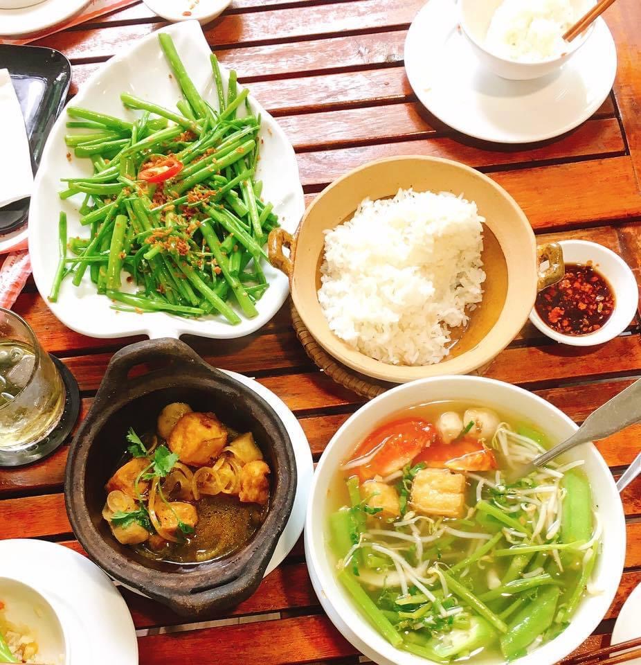 Top 6 quán chay ngon và chất lượng nhất Đà Lạt - Nhà hàng Chay Hoa Sen