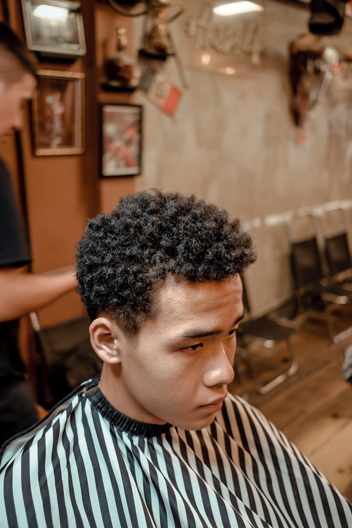 Top 10 Salon cắt tóc nam đẹp nhất TPHCM -  NGỐ barbershop