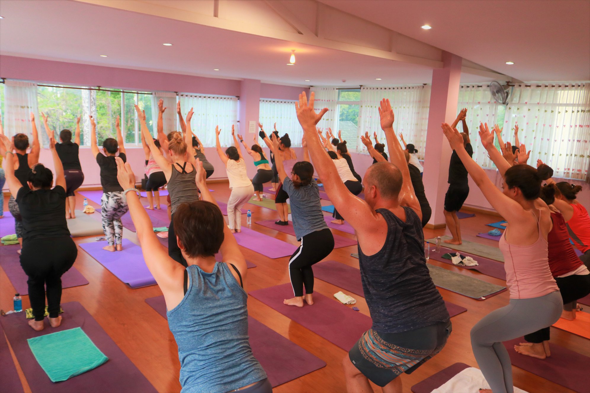 Top 8 trung tâm dạy Yoga tốt nhất tại thành phố Hồ Chí Minh -  Yoga Living