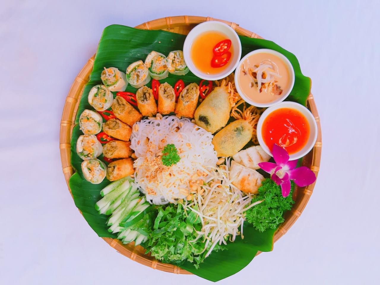Top 23 quán ăn ngon ở Sài Gòn được yêu thích nhất TPHCM - Nhà hàng chay Phương Mai